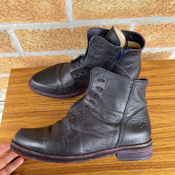 JOHN FLUEVOG MODVOGS
MIKAELA
MODERN CHUKKA BOOT SIZE 10 - Picture 3 of 16